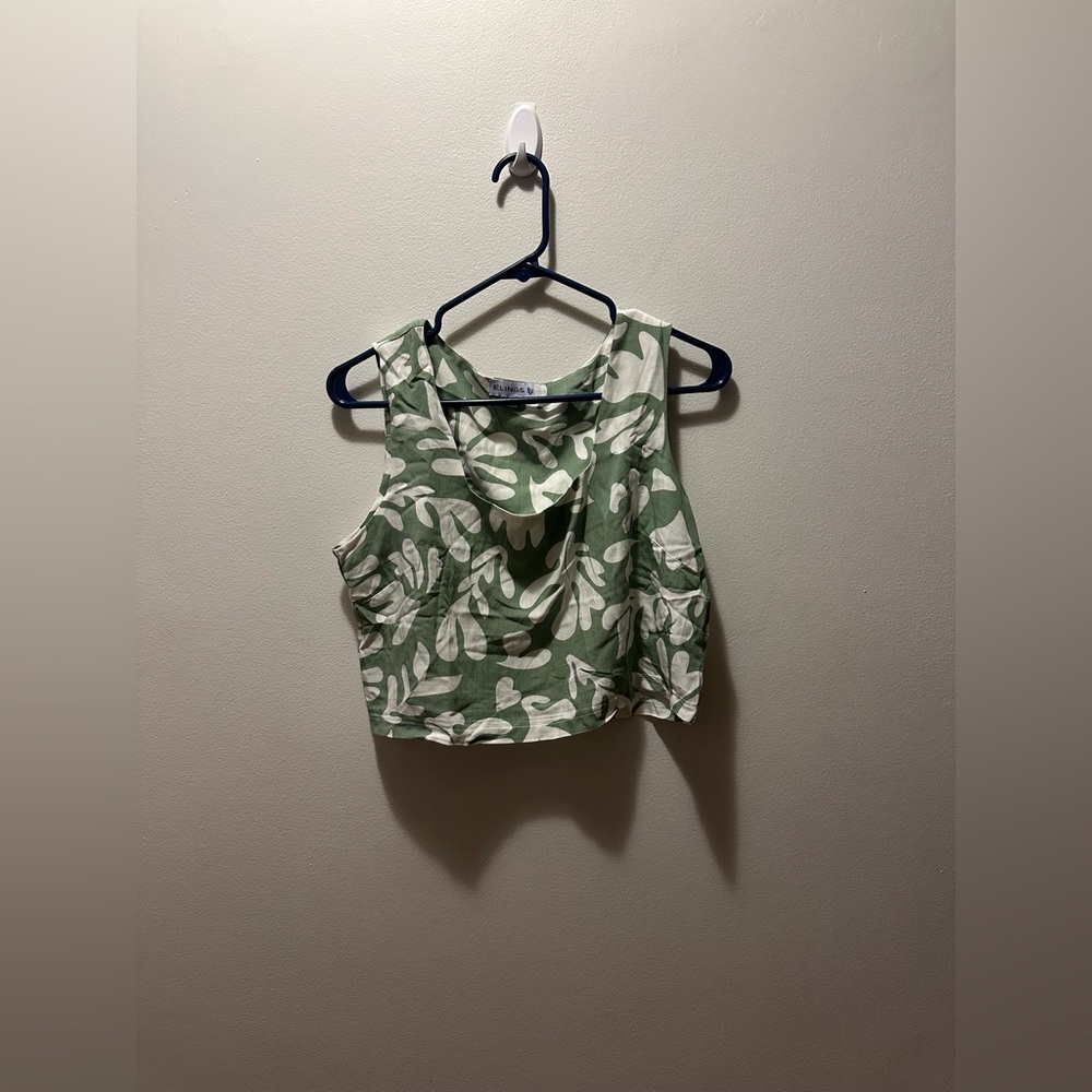 Green Leaf Print Women's Crop Top and shorts set size Medium